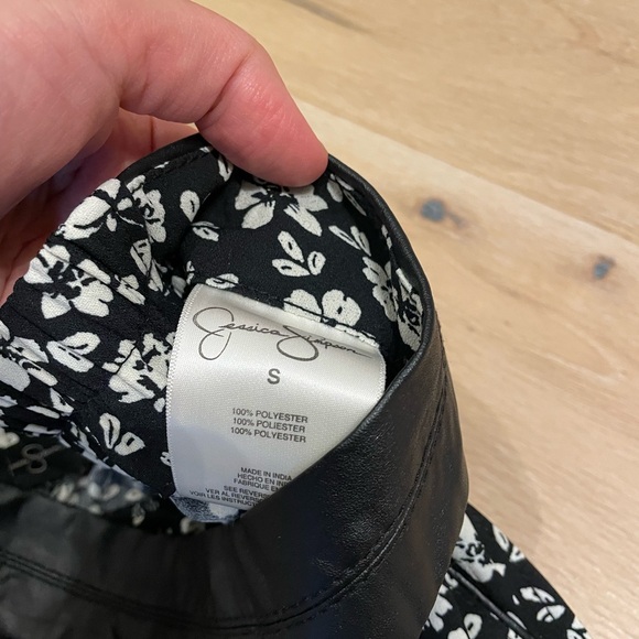 New without tags Jessica Simpson floral pants - Picture 3 of 6